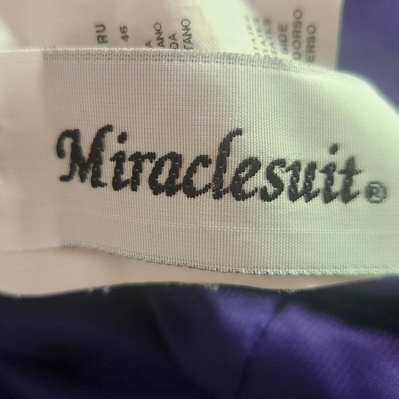 MIRACLESUIT RIALTO ONE PIECE SWIMSUIT PURPLE SLIMMING SZ 10 - Picture 9 of 12